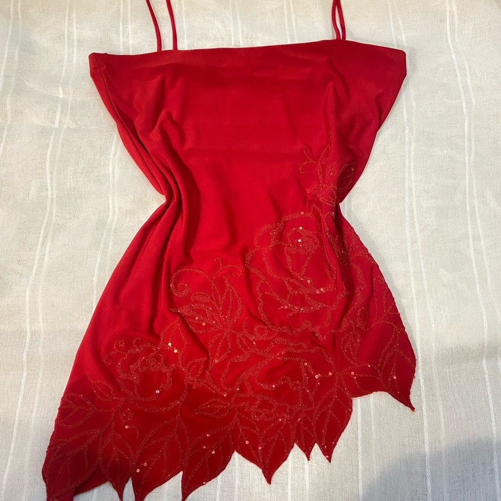 Beaded Tank top with Leaf Like Bottom Trim